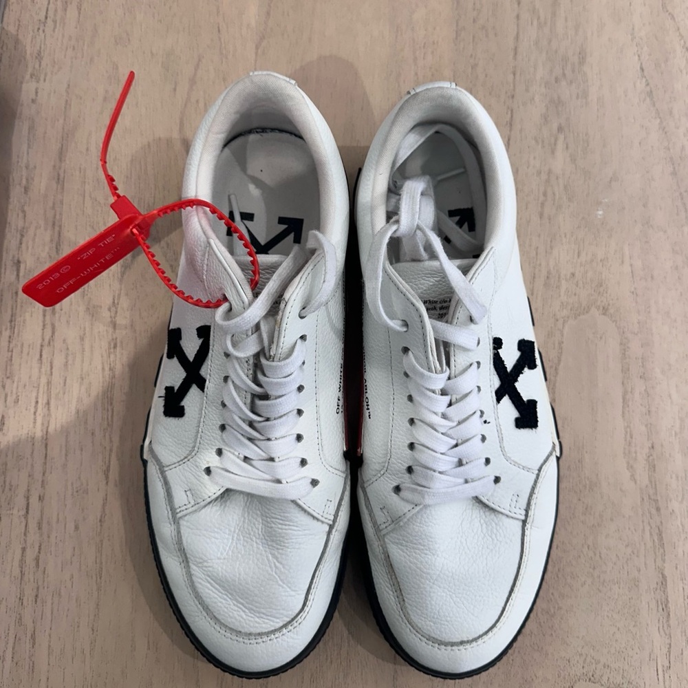 OFF-WHITE Vulcanized Sneakers Leather Black White Stripe Sneakers